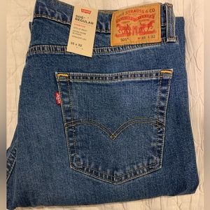 NWT Levi 505 jeans Regular Fit 35 x 32